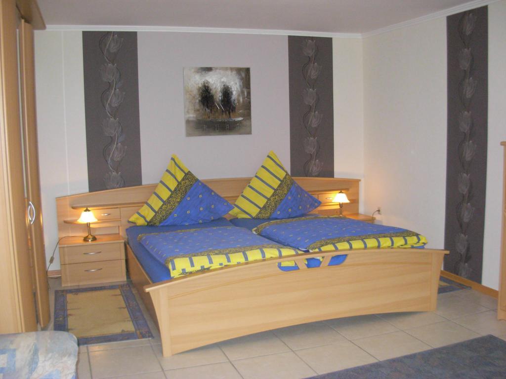 Ferienwohnung Steinebach Daun Bagian luar foto